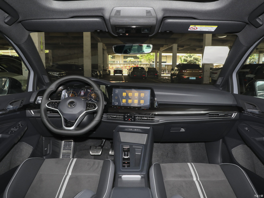Upgrade Your Ride 2023 Golf Facelift 208 TSL DSG PRO Pequeno SUV com luz diurna LED