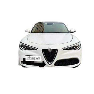 Capacidade do tanque 64L Alfa Romeo Stelvio Q4 Sport Suv em boas condições velocidade máxima 230KM/h