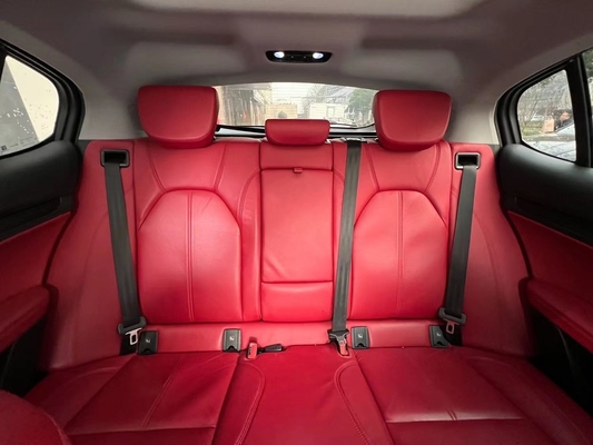 Capacidade do tanque 64L Alfa Romeo Stelvio Q4 Sport Suv em boas condições velocidade máxima 230KM/h