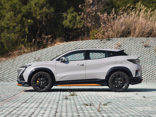 2023 Direção esquerda Changan UNI-T 1.5T Sport Flagship SUV compacto com teto solar panorâmico