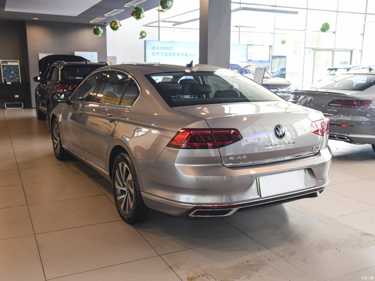116KW Potência total do motor 2022 Magotan Plug-in Hybrid GTE Luxury Veículo de 4 portas e 5 lugares