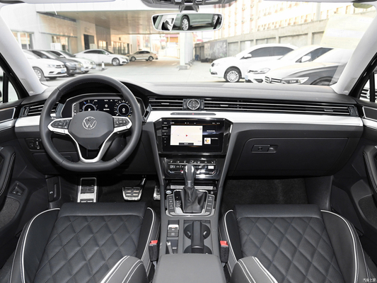 116KW Potência total do motor 2022 Magotan Plug-in Hybrid GTE Luxury Veículo de 4 portas e 5 lugares
