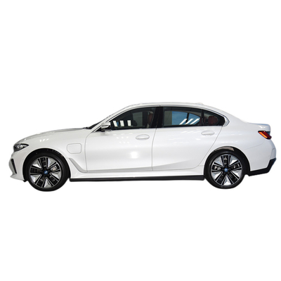 Veículo energético 2022 BMW i3 Carro elétrico com autonomia de 526 km e potência total do motor de 210 kW