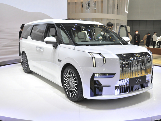 Ajuste elétrico do assento do copiloto 2022 Geely Zeekr 009 MPV WE ME 702KM 822KM EV Car