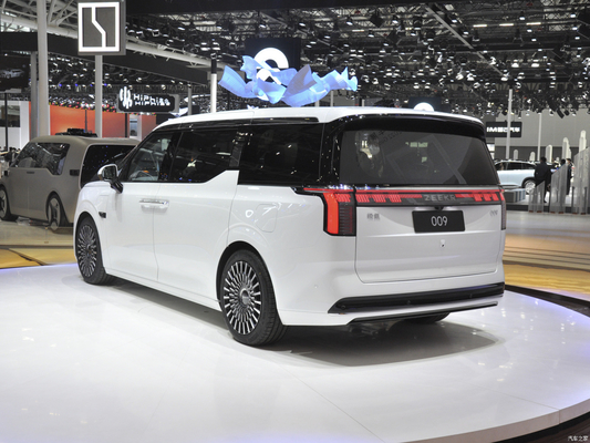 Ajuste elétrico do assento do copiloto 2022 Geely Zeekr 009 MPV WE ME 702KM 822KM EV Car