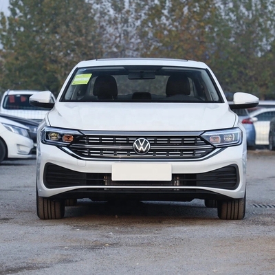 2023 Volkswagen Sagitar 300TSI DSG Leap Version Sedan com câmera traseira e AC automático