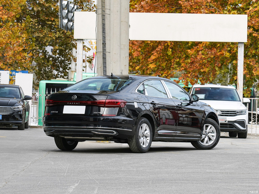2024 Volkswagen Passat 280TSIM Business Edition Sedan de 4 portas e 5 lugares com Roof Rack