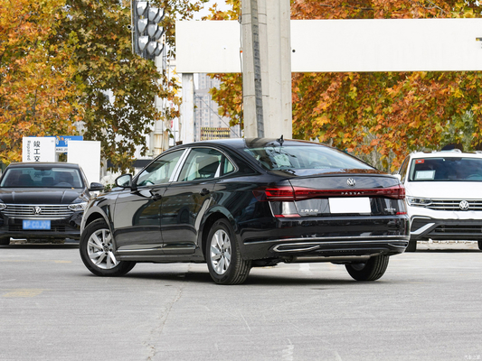 2024 Volkswagen Passat 280TSIM Business Edition Sedan de 4 portas e 5 lugares com Roof Rack