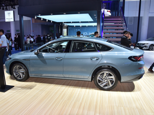 Euro VI Emission Standard 2024 Volkswagen Lamando L 200TSI DSG Versão moderna Hatchback