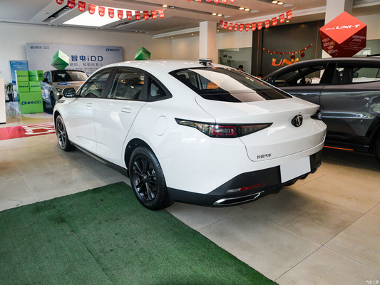 2023 Changan Lamore Blue Whale NE1.5T GDI DCT Sedan TPMS para uma condução segura e suave