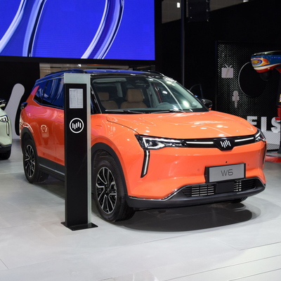 Energia Weima Weltmeister W6 Carro elétrico com 160KM / h velocidade máxima e 160KW de potência do motor