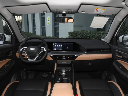 Geely Pro2024 Modelo 1.5T DCT SUV de 5 lugares 4518*1834*1715 Dimensões e Design Moderno