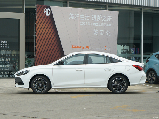Ar condicionado automático Mg5 2023 300TGI DCT carro-chefe 4 portas 5 lugares sedã com velocidade máxima de 200 KM / h