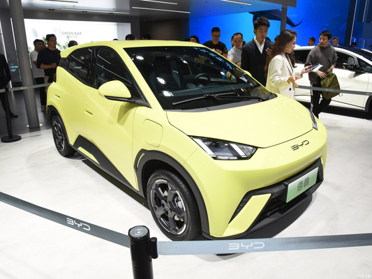 55KW Potência total do motor BYD Gavião voador Auto Electrico EV Carro elétrico 405km CLTC