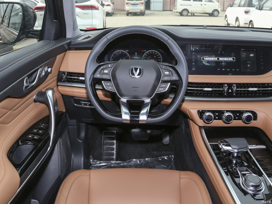 Suspensão dianteira Macpherson 2023 Chang'an CS95 Plus 2.0T 2WD SUV de luxo de 5 portas e 7 lugares