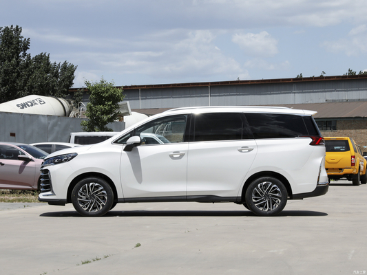 SAIC Maxus G50 versão 2023 carro chinês com 7 lugares caixa de engrenagens automática e 5 airbags