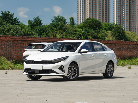 2023 Kia K3 Sedan Faros LED Motor aspirado naturalmente e baixo consumo de combustível