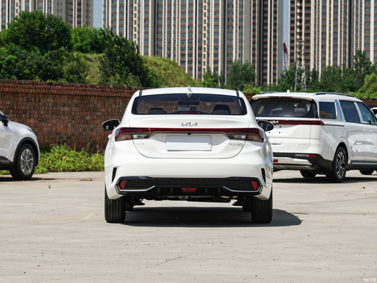 2023 Kia K3 Sedan Faros LED Motor aspirado naturalmente e baixo consumo de combustível