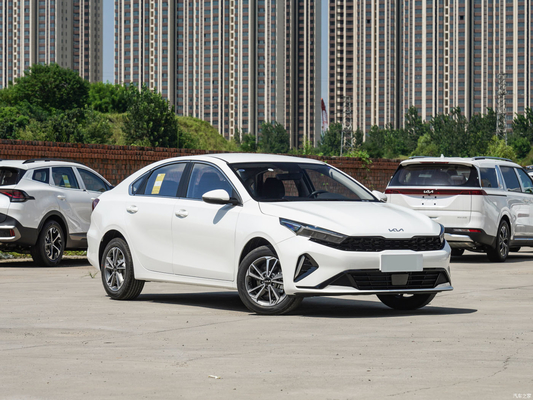 2023 Kia K3 Sedan Faros LED Motor aspirado naturalmente e baixo consumo de combustível