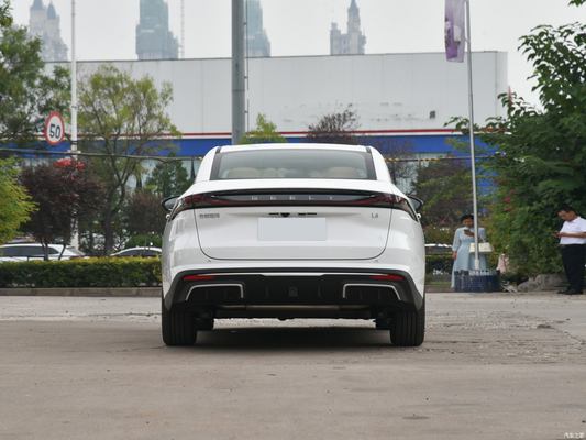 Geely Galaxy L6 2023 60km Hybrid PLUS Sedan Como imagem 1.5T Carro elétrico para CLTC 60k