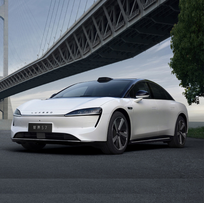 210 KM/h Velocidade máxima Huawei Chery LUXEED S7 Electric Auto Sedan 4 portas 5 lugares híbrido