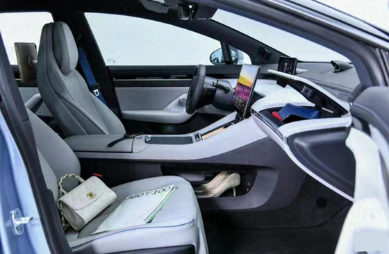 210 KM/h Velocidade máxima Huawei Chery LUXEED S7 Electric Auto Sedan 4 portas 5 lugares híbrido