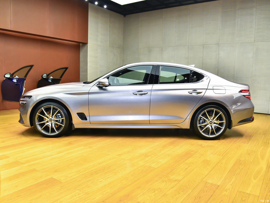 Assentos de couro e Euro VI Standard Genesis G702023 2.0T Sedan com motor