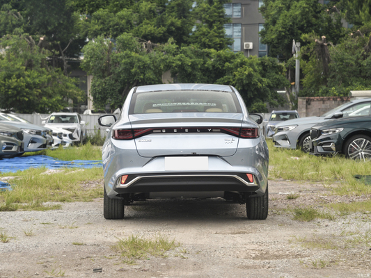 Geely Emgrand L HiP híbrido 5 lugares sedã 100KM alcance elétrico direção esquerda 5 lugares