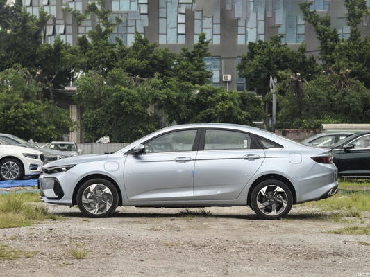 Geely Emgrand L HiP híbrido 5 lugares sedã 100KM alcance elétrico direção esquerda 5 lugares