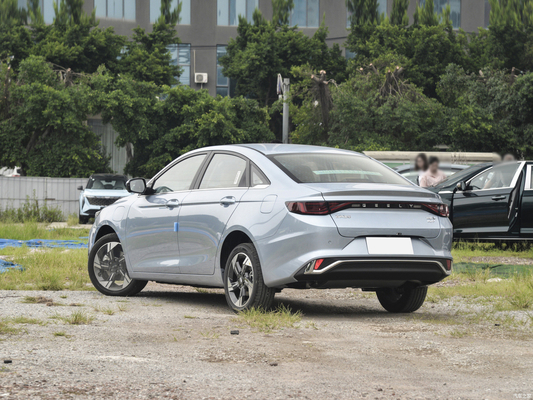 Geely Emgrand L HiP híbrido 5 lugares sedã 100KM alcance elétrico direção esquerda 5 lugares
