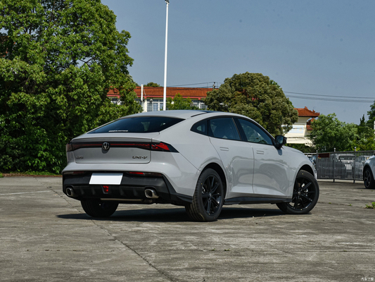 2023 Changan Uni-v 1.5T Hatchback Sedan a gasolina com controle de velocidade ACC como imagem