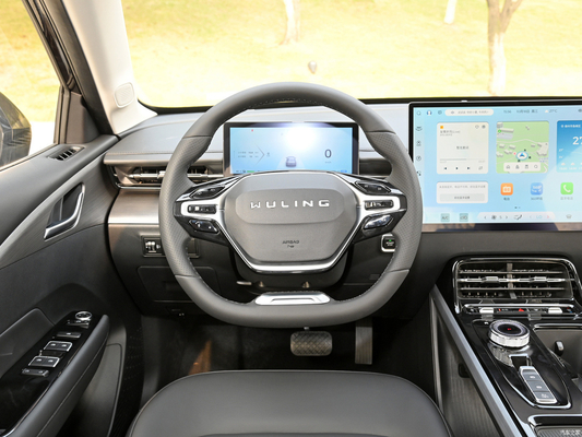 Wuling Xingguang 2023 150 Advanced Hybrid Sedan 4 portas 5 lugares 105KM Pure Electric alcance