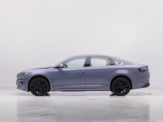 Geely Preface L 1.5TD Hybrid Luxury Sedan com 4 mudanças para a frente e dianteiro 1 traseiro 1 Radar