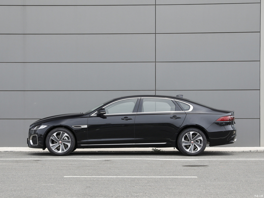 Corpo integral Jaguar XFL 2.0T 2000Ps Carro a gasolina 2WD Sedan 2WD Elite Edição de Luxo