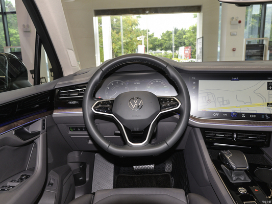 s Top-Performance Touareg 2.0T TSI Ruishang Edition Meio e Grande SUV de 5 lugares