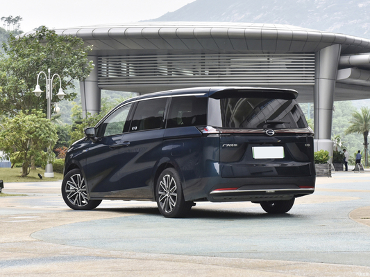 Veículo híbrido de 5 portas e 7 lugares de tamanho médio Trumpchi E8 Max PHEV com autonomia de 150 km