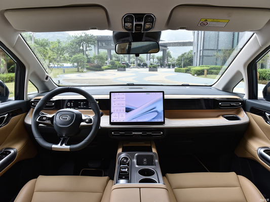 Veículo híbrido de 5 portas e 7 lugares de tamanho médio Trumpchi E8 Max PHEV com autonomia de 150 km