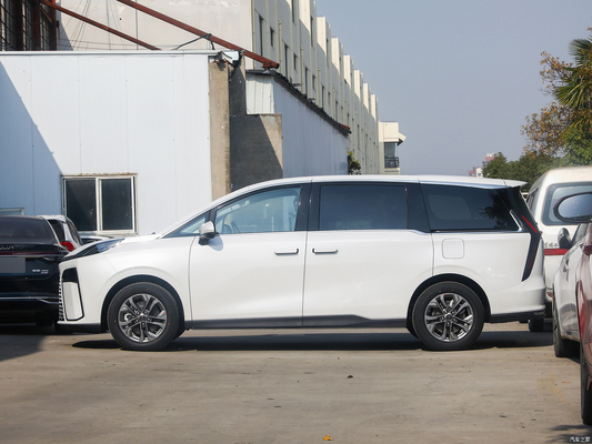 Faróis LED 2023 MAXUS G70 2.0T MPV Versão automática de luxo com tração dianteira