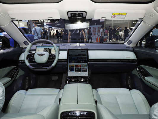 Carro elétrico puro Yuanhang Y6 2023 de alta velocidade com 1020 km de autonomia e 205 km/h de velocidade máxima