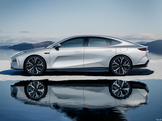 200KW Motor único 2024 Geely Galaxy Yinhe E8 665km Starship Voyage Edição Veículo Energético