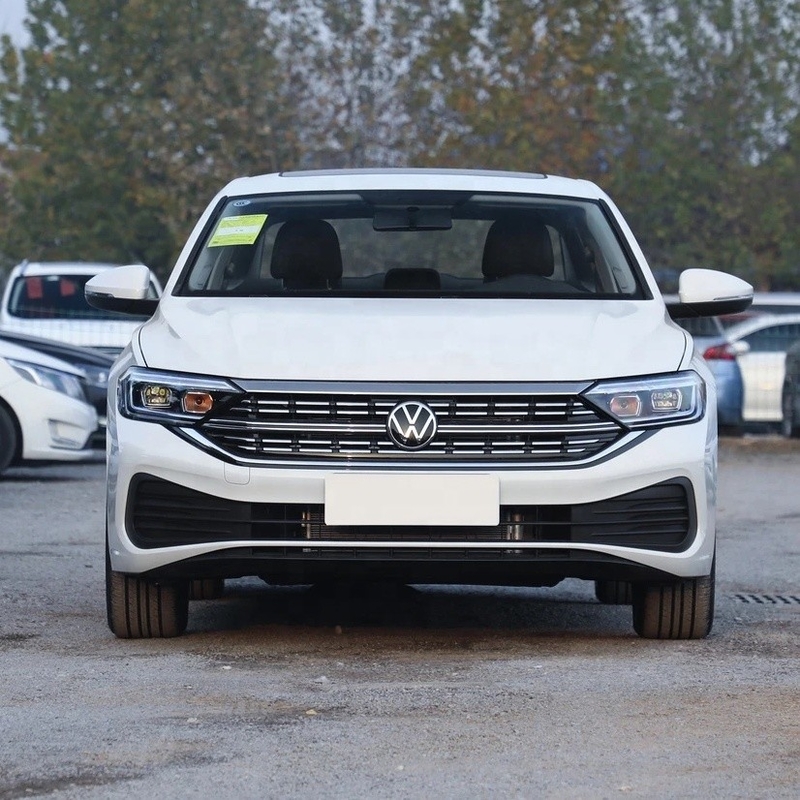 2023 Volkswagen Sagitar 300TSI DSG Leap Version Sedan com câmera traseira e AC automático