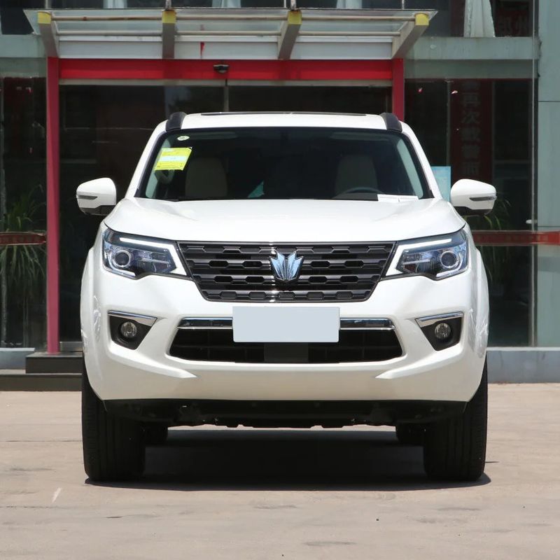 Volante multifunção e luz diurna LED Nissan Paladin 2023 2.0T
