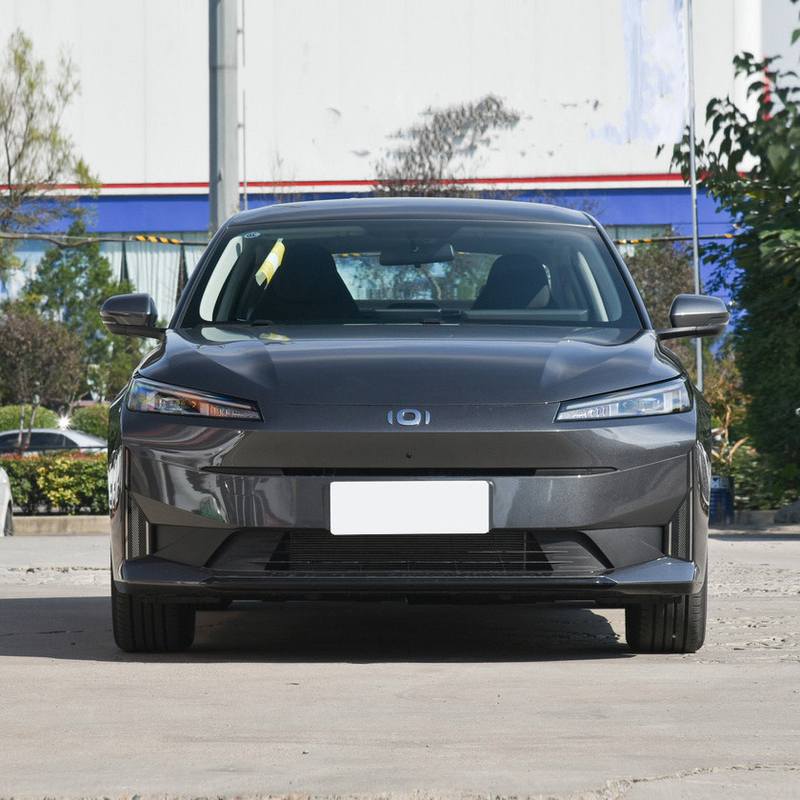 Tipo de combustível: híbrido Changan A05 Carro híbrido plug-in 5 lugares Três caixas 2024
