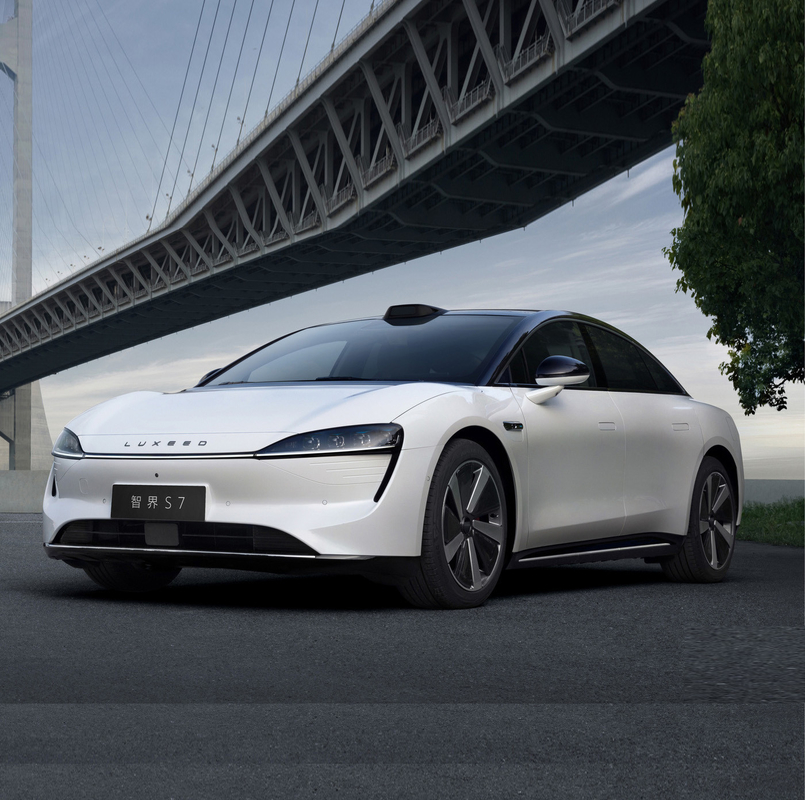 210 KM/h Velocidade máxima Huawei Chery LUXEED S7 Electric Auto Sedan 4 portas 5 lugares híbrido