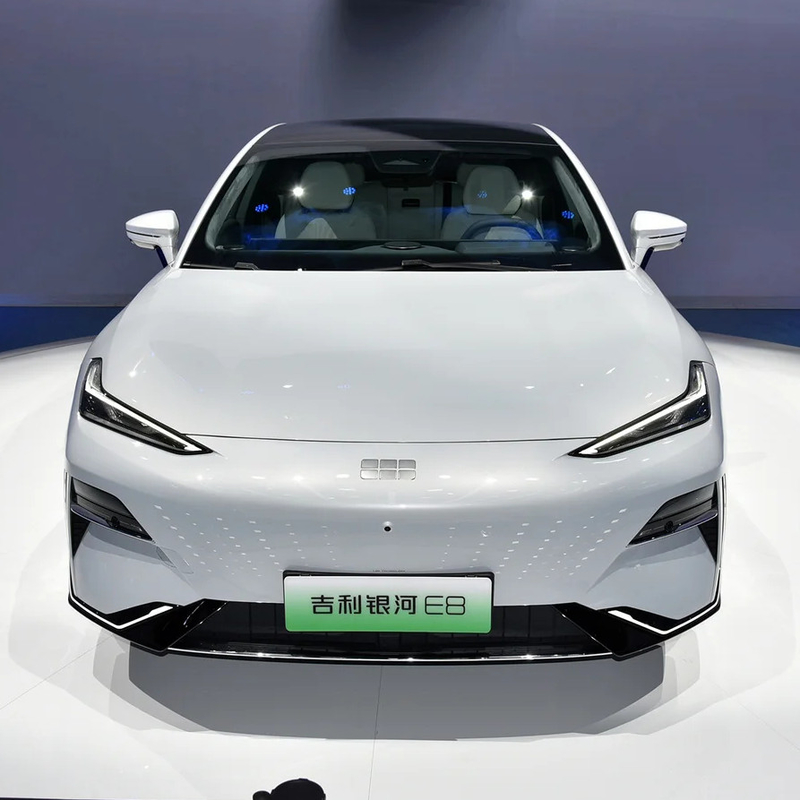 Energia Elétrica Geely Galaxy E8 Carro de 4 portas e 5 lugares com 200KW de potência e interior espaçoso